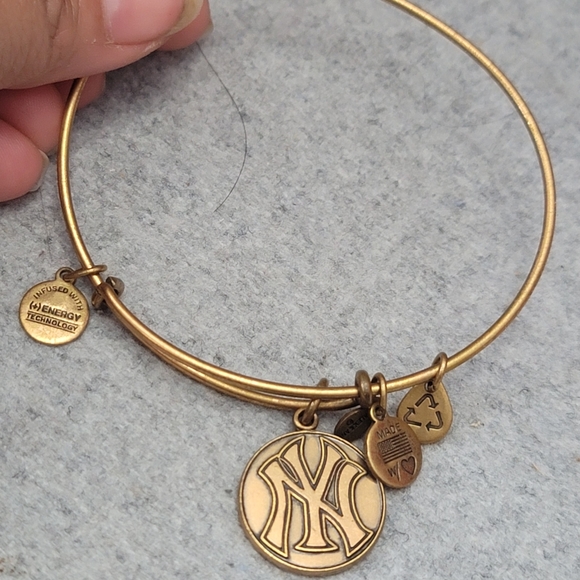 Alex & Ani New York Yankees Gold MLB Bracelet - Picture 2 of 3